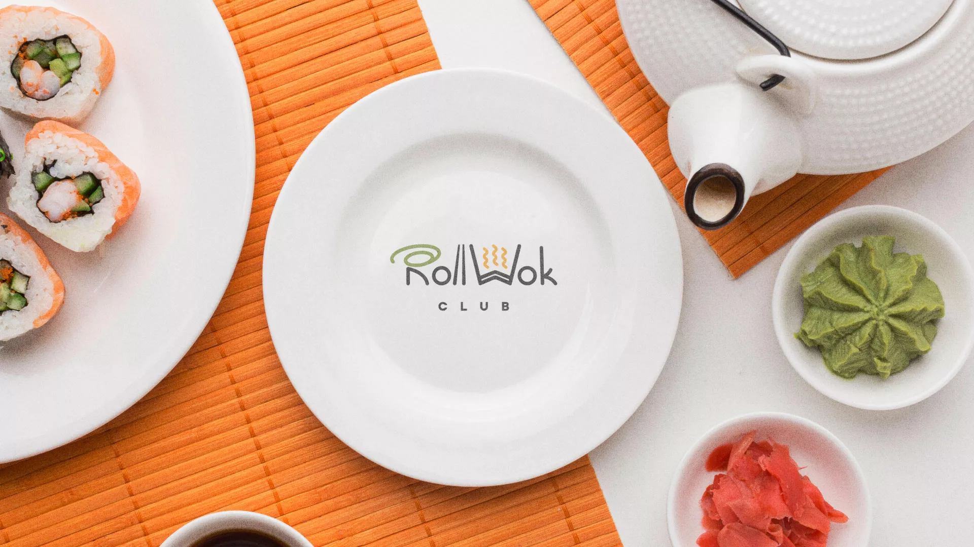 Разработка логотипа и фирменного стиля суши-бара «Roll Wok Club» в Сыктывкаре